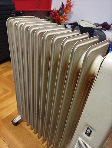 Uljani radijatori: Uljeni radijator Midea sa 12 rebara i ispravnim ventilatorom - Tip na lalafo.rs — 4 Uljani radijatori: Uljeni radijator Midea sa 12 rebara i ispravnim ventilatorom - Tip — 4