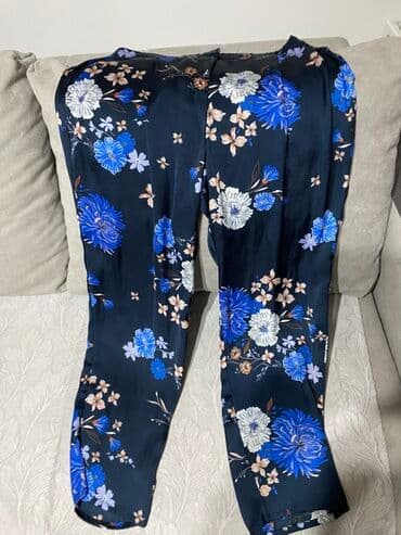 Ostale pantalone: Ženske satenske pantalone sa cvetnim printom - Brend: EDITION na lalafo.rs Ostale pantalone: Ženske satenske pantalone sa cvetnim printom - Brend: EDITION