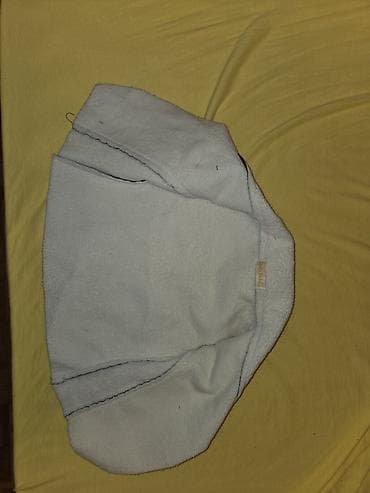 Prodajem elegantan prsluk za devojcice postavljen iznutra sa cvetom na na lalafo.rs — 2 Prodajem elegantan prsluk za devojcice postavljen iznutra sa cvetom na — 2