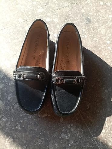 Crne ženske mokasine sa ukrasnom metalnom kopčom. Elegantan i udoban na lalafo.rs — 9 Crne ženske mokasine sa ukrasnom metalnom kopčom. Elegantan i udoban — 9