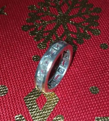 Starinski prsten sa kamenčićima, ima utisnuto 925 na lalafo.rs — 5 Starinski prsten sa kamenčićima, ima utisnuto 925 — 5