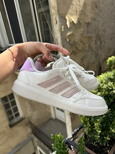 Adidas ženske patike – kožne bele sa ljubičastim detaljima - Model na lalafo.rs — 6 Adidas ženske patike – kožne bele sa ljubičastim detaljima - Model — 6
