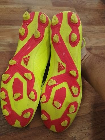 Fudbalske kopačke Adidas (model linije Nemeziz) za prirodnu travu - at lalafo.rs — 9 Fudbalske kopačke Adidas (model linije Nemeziz) za prirodnu travu - — 9