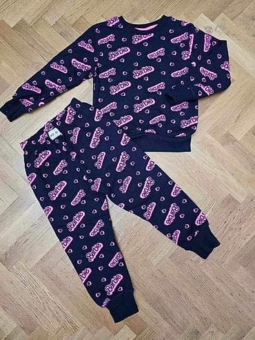 Prelepe trenerke za devojčice NOVO Do 10 idu Pitati za dostupne na lalafo.rs — 8 Prelepe trenerke za devojčice NOVO Do 10 idu Pitati za dostupne — 8