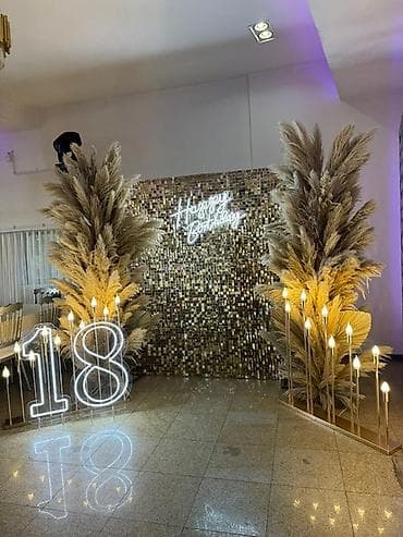 za svaki dan: Elegancija u svakom detalju Zlatni sjaj, pampas i svetleći elementi at lalafo.rs — 5 za svaki dan: Elegancija u svakom detalju Zlatni sjaj, pampas i svetleći elementi — 5