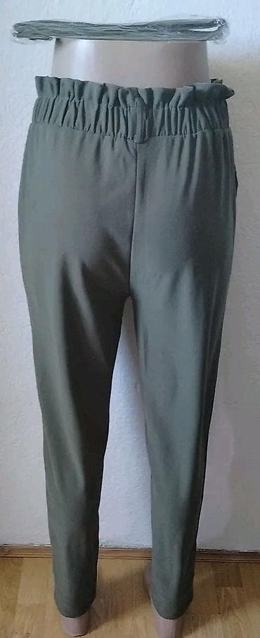 pantalone butiku ali: Ženske pantalone – maslinasto zelene, sa etiketom AVX. Veličina na lalafo.rs — 2 pantalone butiku ali: Ženske pantalone – maslinasto zelene, sa etiketom AVX. Veličina — 2
