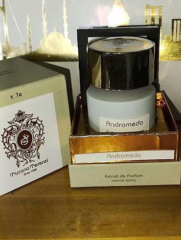 Parfem je otvoren zbog mirisa i prsnut dva/tri puta na lalafo.rs Parfem je otvoren zbog mirisa i prsnut dva/tri puta