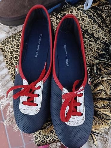 Ženske baletanke Tommy Hilfiger jednom nosene. kao iz radnje udobne na lalafo.rs Ženske baletanke Tommy Hilfiger jednom nosene. kao iz radnje udobne