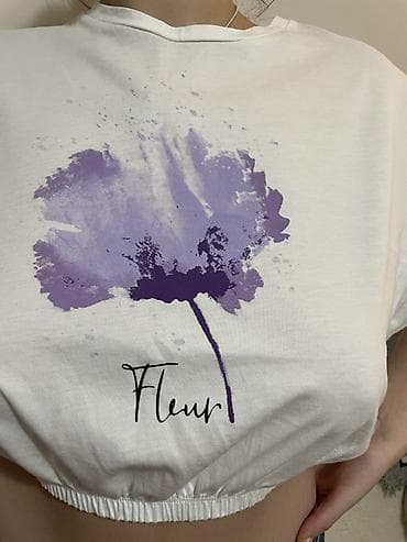 Ženska kratka majica (crop) dužina sa lastišem u struku, opušteni na lalafo.rs — 2 Ženska kratka majica (crop) dužina sa lastišem u struku, opušteni — 2