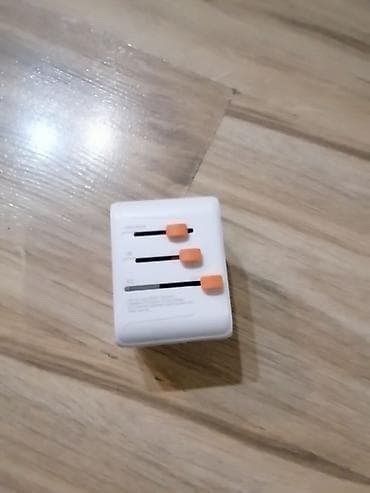 Univerzalni putnički adapter TESSAN - Kompaktan all‑in‑one adapter sa at lalafo.rs — 2 Univerzalni putnički adapter TESSAN - Kompaktan all‑in‑one adapter sa — 2