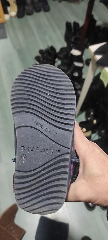 Dečje zimske čizme EMU Australia PROČITATI CEO OGLAS at lalafo.rs — 2 Dečje zimske čizme EMU Australia PROČITATI CEO OGLAS — 2