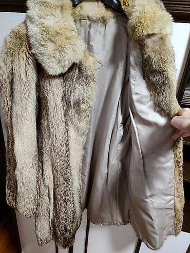 Velicina 38/40. Dužina do kolena je oko 1 m. Bunda je kao nova, nošena na lalafo.rs — 3 Velicina 38/40. Dužina do kolena je oko 1 m. Bunda je kao nova, nošena — 3