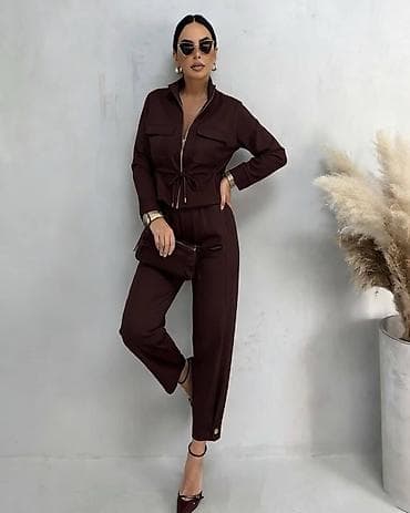 Damski komplet – jakna i pantalone - Model: elegantan dvodelni set sa na lalafo.rs Damski komplet – jakna i pantalone - Model: elegantan dvodelni set sa