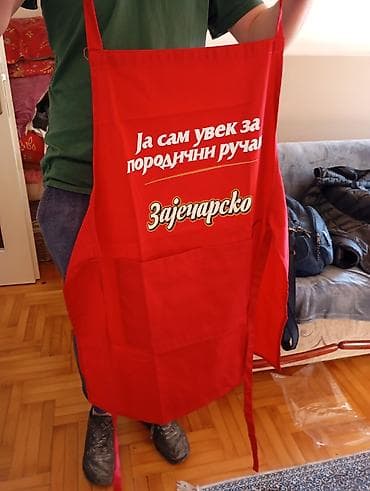 Crvena kuhinjska kecelja – Zaječarsko, sa natpisom „Ja sam uvek za na lalafo.rs — 3 Crvena kuhinjska kecelja – Zaječarsko, sa natpisom „Ja sam uvek za — 3