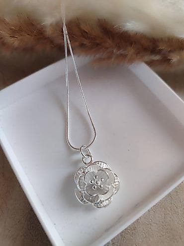 Ogrlica sa priveskom, Materijal: Srebro na lalafo.rs Ogrlica sa priveskom, Materijal: Srebro