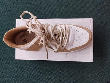 Patike, jednom nošene, broj 39 na lalafo.rs — 3 Patike, jednom nošene, broj 39 — 3