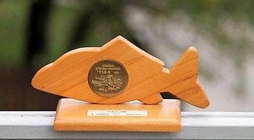 RIBA, drveni trofej. Drveni trofej u obliku ribe sa takmičenja na Tisi na lalafo.rs RIBA, drveni trofej. Drveni trofej u obliku ribe sa takmičenja na Tisi