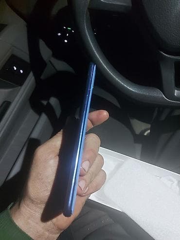 Samsung Galaxy A70 – Plavi - Ekran: 6.7" Super AMOLED, Infinity‑U na lalafo.rs — 7 Samsung Galaxy A70 – Plavi - Ekran: 6.7" Super AMOLED, Infinity‑U — 7