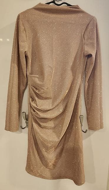 Ženska mini haljina sa šljokičastim efektom u toploj zlatno‑bež boji at lalafo.rs — 2 Ženska mini haljina sa šljokičastim efektom u toploj zlatno‑bež boji — 2