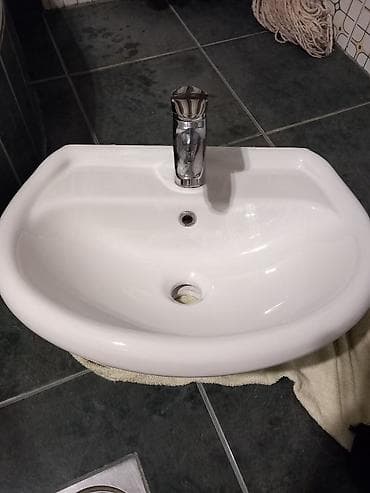 Lavabo sa slavinom, moze i odvojeno at lalafo.rs — 2 Lavabo sa slavinom, moze i odvojeno — 2