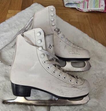 Ice skating equipment: Tecnopro safine bele kožne klizaljke za umetničko klizanje. Broj 37 at lalafo.rs — 4 Ice skating equipment: Tecnopro safine bele kožne klizaljke za umetničko klizanje. Broj 37 — 4