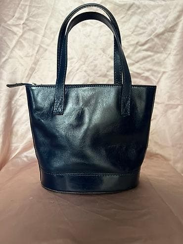 Ženska torba Vera Pelle – “bucket”/kofica model od prave kože. Kao at lalafo.rs — 7 Ženska torba Vera Pelle – “bucket”/kofica model od prave kože. Kao — 7