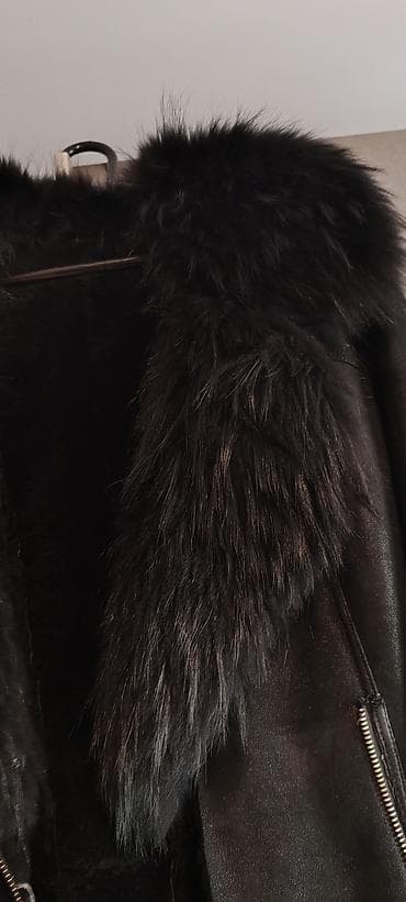 Monton Irena Grahovac Imperio. Očuvan i malo nošen na lalafo.rs — 4 Monton Irena Grahovac Imperio. Očuvan i malo nošen — 4