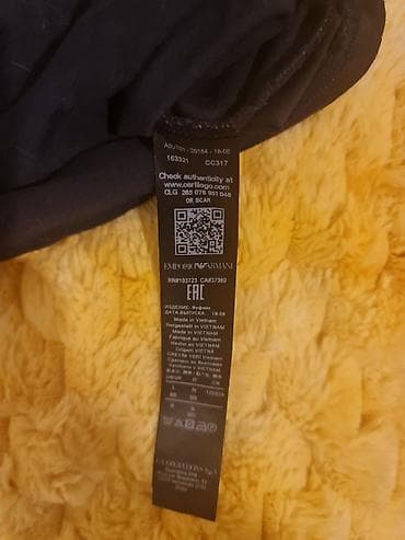 Armani nova original majca. vel. od S. do L. puno je elastica i na lalafo.rs — 4 Armani nova original majca. vel. od S. do L. puno je elastica i — 4