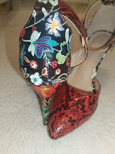 Ženske štikle sa kaišem oko zgloba – upečatljiv miks printova - na lalafo.rs — 4 Ženske štikle sa kaišem oko zgloba – upečatljiv miks printova - — 4