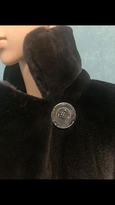 Izuzetna bunda od flurovanog nerca (sisanim nercom se uklanjaju na lalafo.rs — 3 Izuzetna bunda od flurovanog nerca (sisanim nercom se uklanjaju — 3