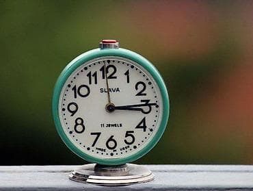 Fenomenalno dizajnirani RETRO stoni budilnik SLAVA. Zaista prelep na lalafo.rs Fenomenalno dizajnirani RETRO stoni budilnik SLAVA. Zaista prelep