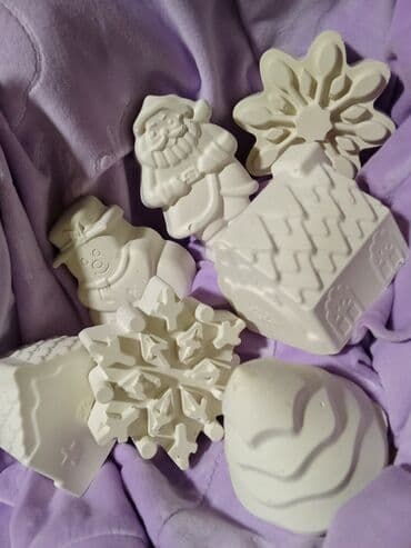 Ironing Boards: Set of figurines, color - White, New at lalafo.rs — 1 Ironing Boards: Set of figurines, color - White, New — 1