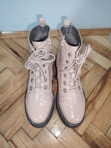 Gležnjače, 37 na lalafo.rs Gležnjače, 37