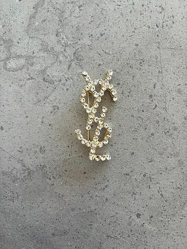 Ysl bros - Elegantna broš-klipsna u obliku stilizovanog monograma na lalafo.rs — 1 Ysl bros - Elegantna broš-klipsna u obliku stilizovanog monograma — 1