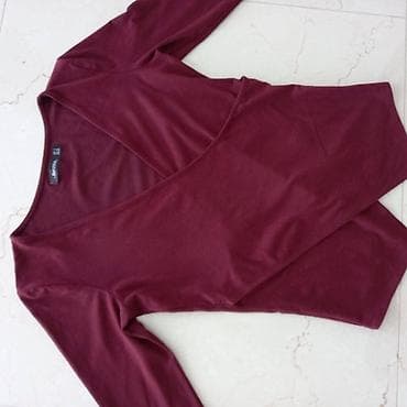 Nova Bershka burgundi bodi-majica/ bluza - S. Interesantnog kroja, na na lalafo.rs — 3 Nova Bershka burgundi bodi-majica/ bluza - S. Interesantnog kroja, na — 3