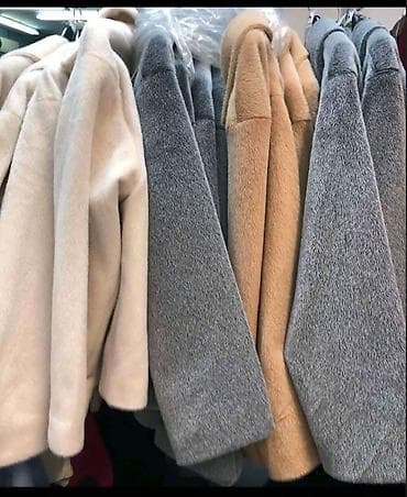 11. jakna
S.m.L.xL na lalafo.rs — 3 11. jakna
S.m.L.xL — 3