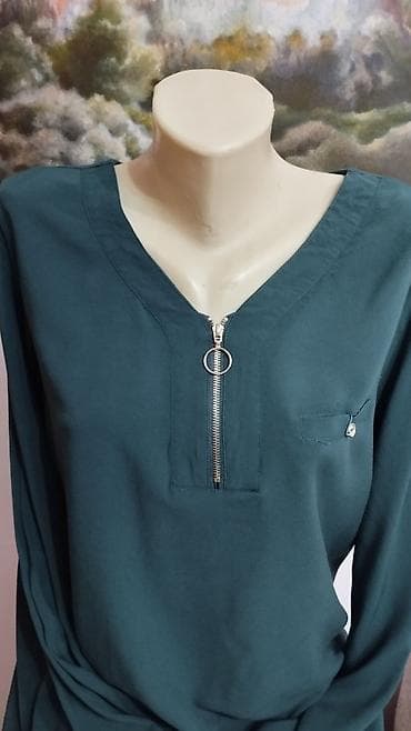 Prelepa lagana bluza.
Pogledajte i ostale moje oglase na lalafo.rs — 3 Prelepa lagana bluza.
Pogledajte i ostale moje oglase — 3