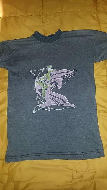 Na prodaju kratkih rukava, za uzrast 12-13 godina, u super stanju na lalafo.rs — 1 Na prodaju kratkih rukava, za uzrast 12-13 godina, u super stanju — 1