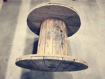 Postolja za stolove: Drveni kotur od kablova za struju prečnik 80 cm debljina 4 cm na lalafo.rs — 1 Postolja za stolove: Drveni kotur od kablova za struju prečnik 80 cm debljina 4 cm — 1