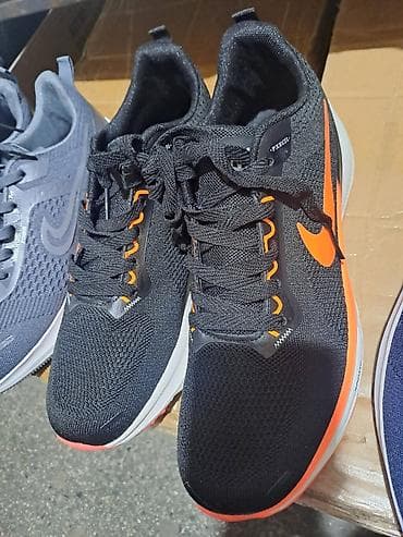 Trainers: Akcija 41 do 46
Cena 2900 din 👟 at lalafo.rs — 3 Trainers: Akcija 41 do 46
Cena 2900 din 👟 — 3