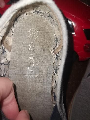 Emsara espadrile
Jednom nosene, u odličnom stanju
Velicina 41 na lalafo.rs — 5 Emsara espadrile
Jednom nosene, u odličnom stanju
Velicina 41 — 5