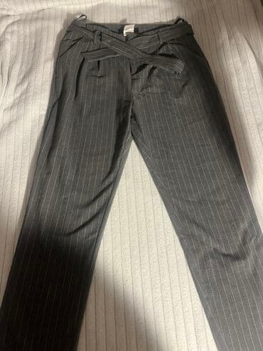 Pantalone: L, Visok struk, Ravne nogavice na lalafo.rs Pantalone: L, Visok struk, Ravne nogavice