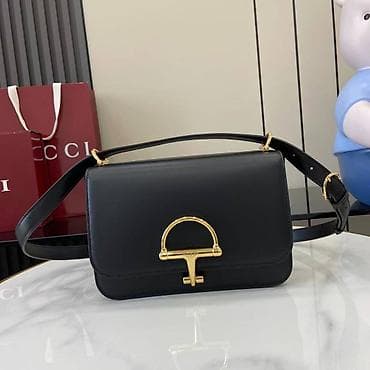 Kožna ženska torba preko ramena – crna, elegantna, sa zlatnim na lalafo.rs Kožna ženska torba preko ramena – crna, elegantna, sa zlatnim