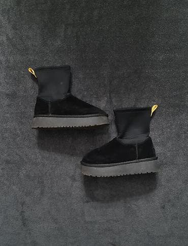 Ugg obuća 39, bоја - Crna na lalafo.rs — 1 Ugg obuća 39, bоја - Crna — 1