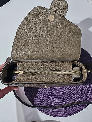 Novo kožna asimetrična torbica u kapućino boji. Dimenzije 26×17-12×8 na lalafo.rs — 7 Novo kožna asimetrična torbica u kapućino boji. Dimenzije 26×17-12×8 — 7