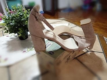 Скроз нове оригинал сандале, преврнута кожа. Висина штикле 7 цм na lalafo.rs — 3 Скроз нове оригинал сандале, преврнута кожа. Висина штикле 7 цм — 3