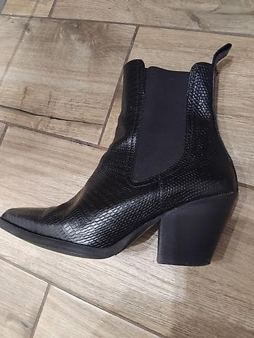 Pedro Miralles firmirane čizme od 180£.Obuvene dva puta,prekvalitetne na lalafo.rs — 2 Pedro Miralles firmirane čizme od 180£.Obuvene dva puta,prekvalitetne — 2