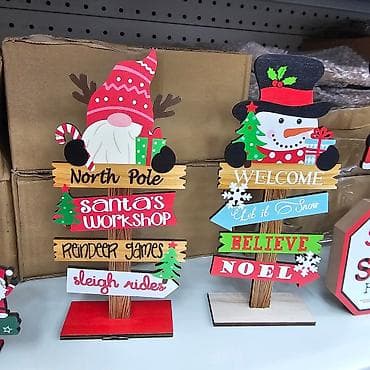 Novogodisnja dekoracija
3kom: 2000din na lalafo.rs — 3 Novogodisnja dekoracija
3kom: 2000din — 3