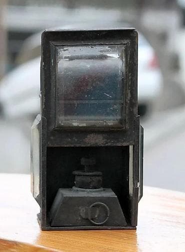Antiques: Stara karbidna/ signalna lampa - kompletna, debelo staklo. Autentična at lalafo.rs — 6 Antiques: Stara karbidna/ signalna lampa - kompletna, debelo staklo. Autentična — 6