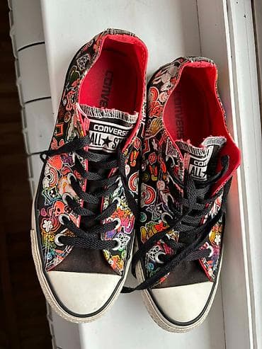 Trainers: Converse Chuck Taylor All Star patike – šareni grafiti print - Model at lalafo.rs — 1 Trainers: Converse Chuck Taylor All Star patike – šareni grafiti print - Model — 1
